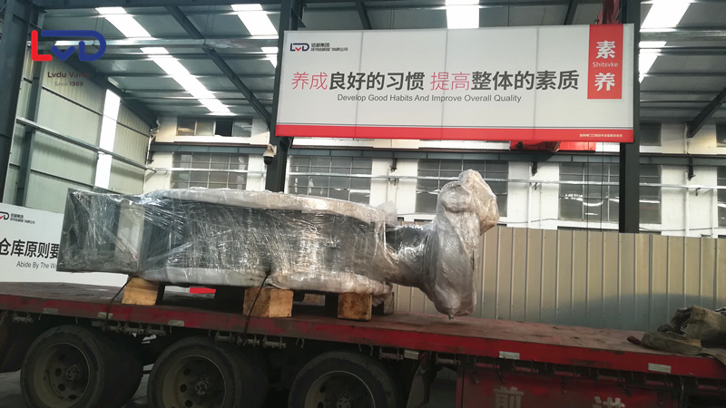 2米4電動硬密封法蘭蝶閥迎著朝陽出發福建漳州